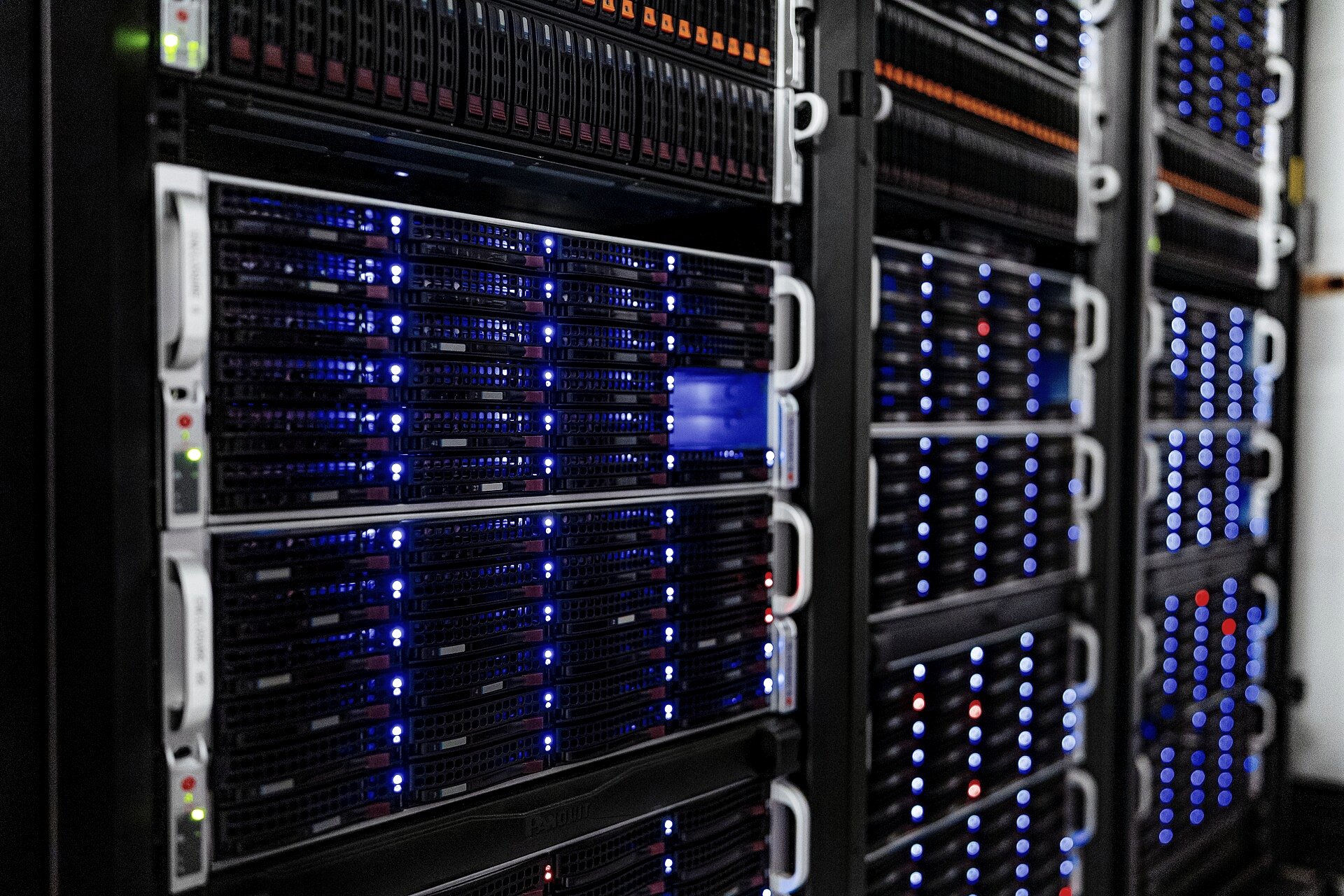 NOIRLab HQ Server Racks (6V6A0404-CC)